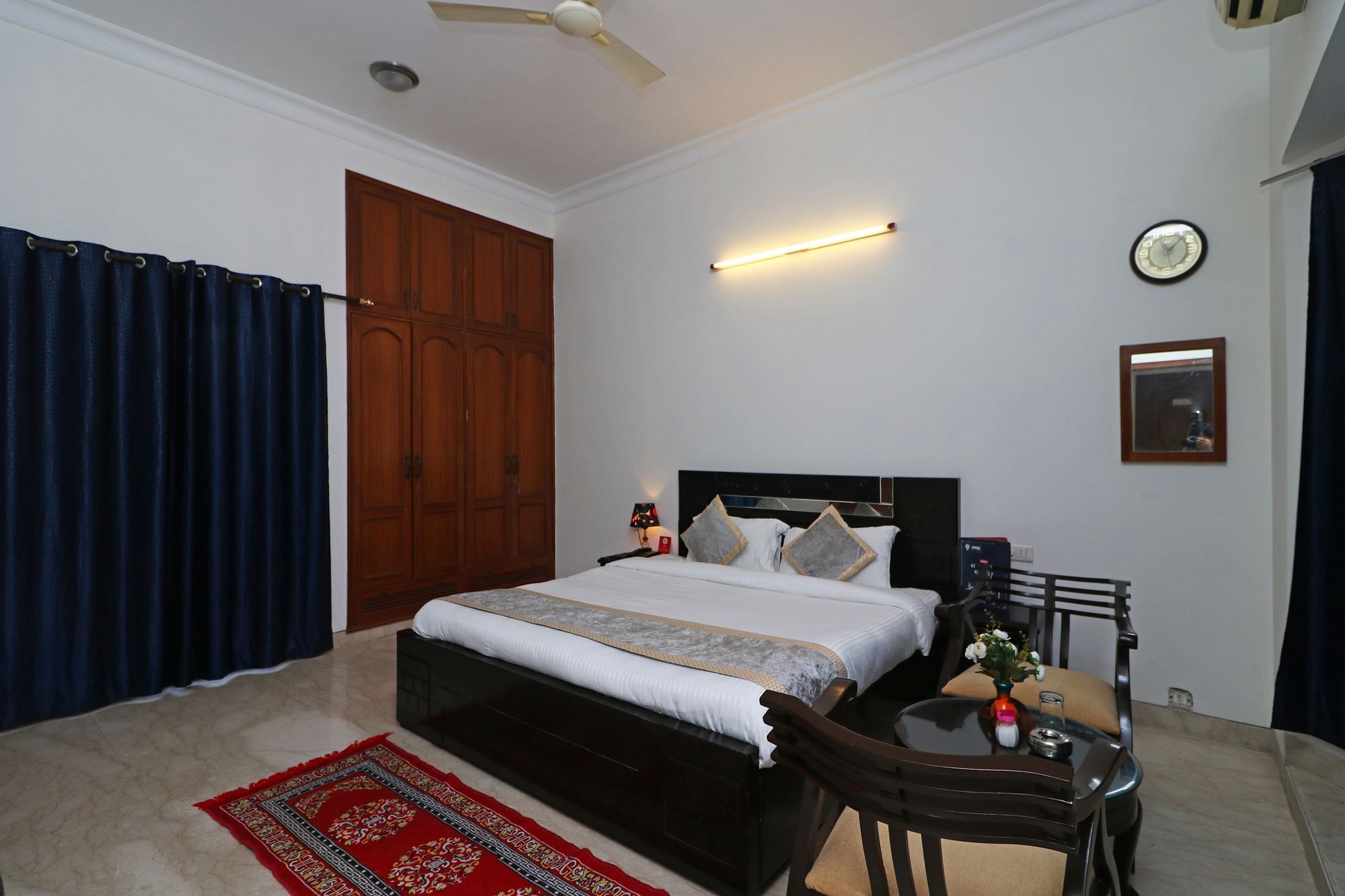 Fabexpress Ashray Hotel Noida Exterior photo