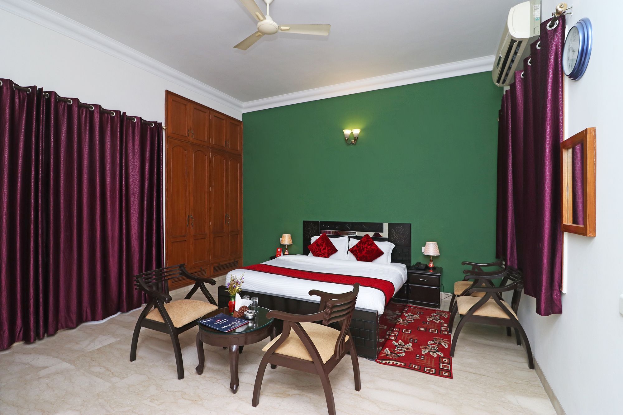 Fabexpress Ashray Hotel Noida Exterior photo