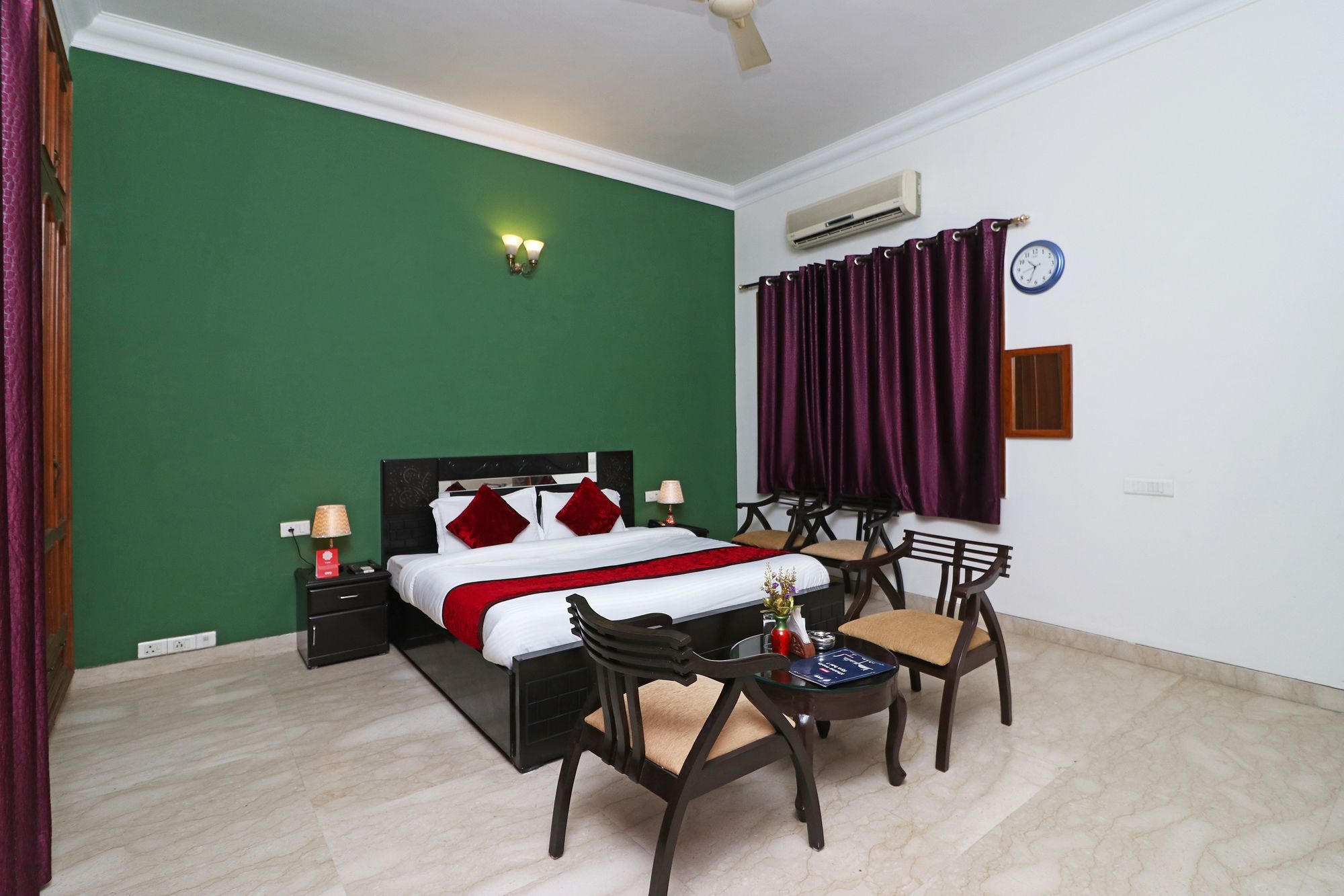 Fabexpress Ashray Hotel Noida Exterior photo