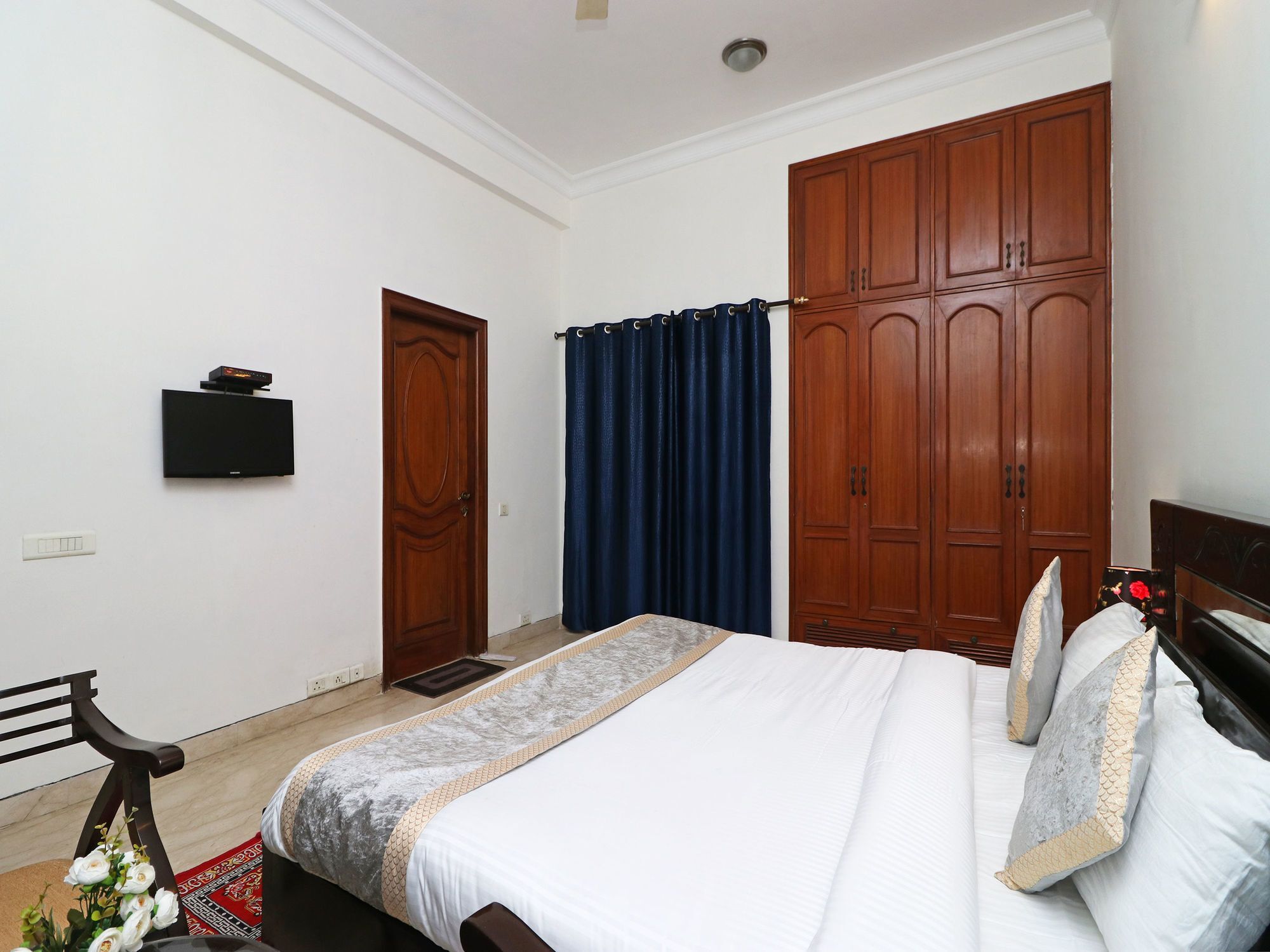 Fabexpress Ashray Hotel Noida Exterior photo
