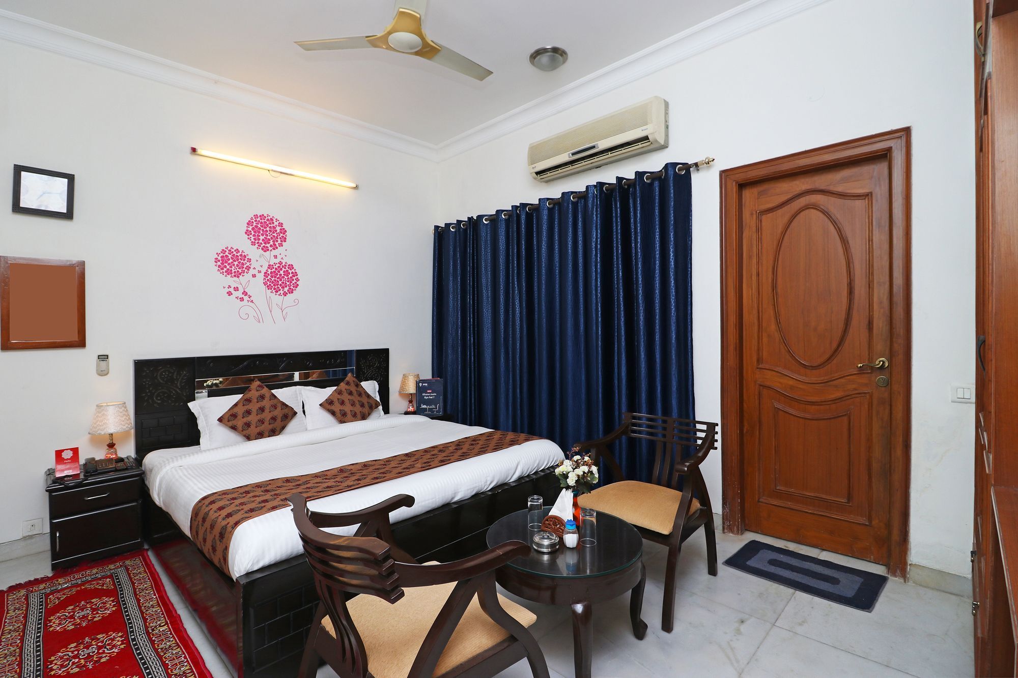 Fabexpress Ashray Hotel Noida Exterior photo