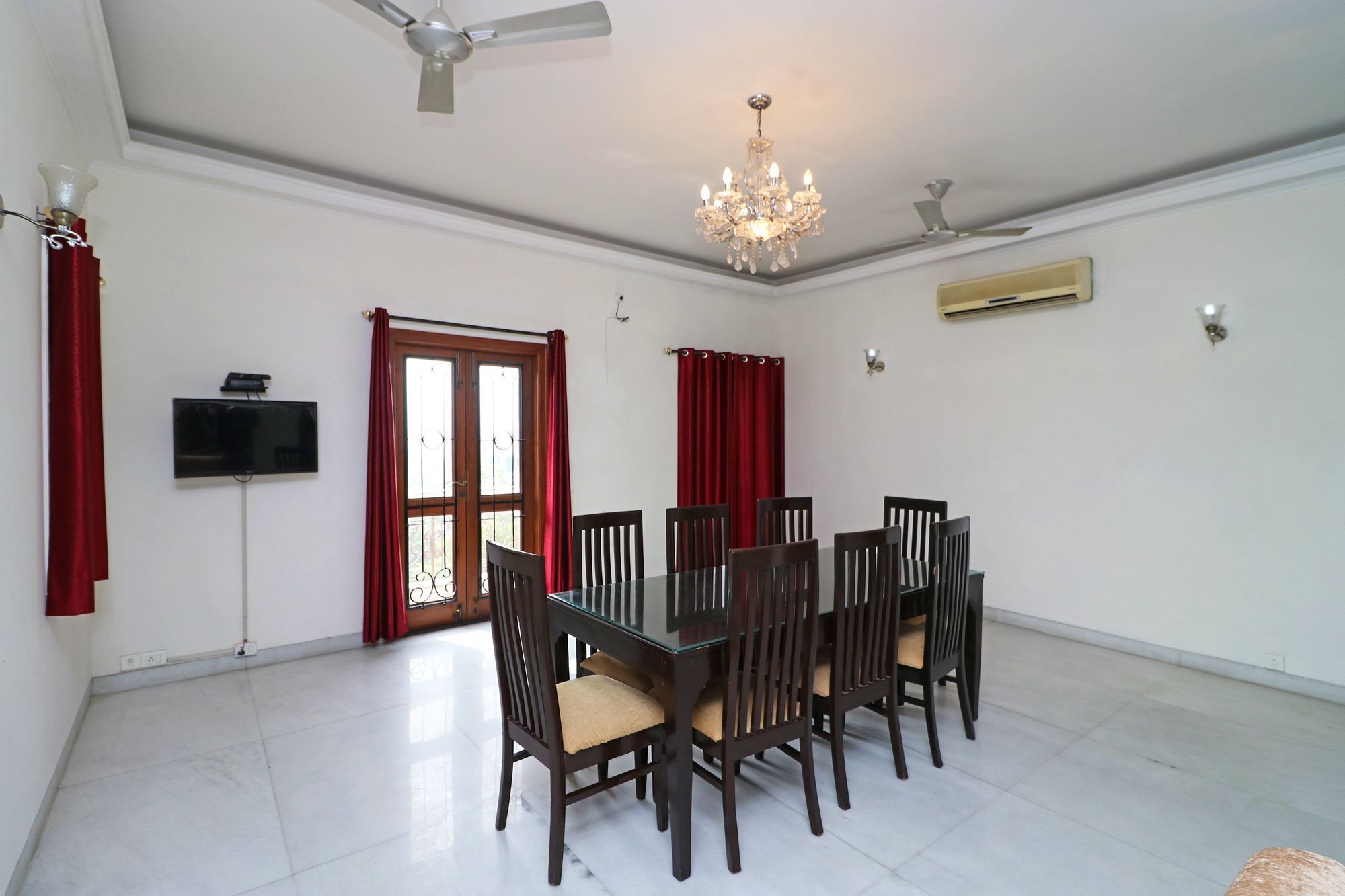 Fabexpress Ashray Hotel Noida Exterior photo
